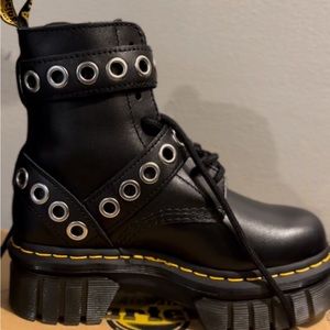 Dr Martnes  Audrick 8IB HDW in black size 5 US/ UK 3